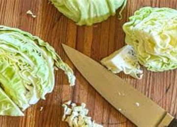 أفضل وأسرع طريقة لسلق الكرنب وتجهيزه للحشو (في 5 خطوات) أفضل وأسرع طريقة لسلق الكرنب وتجهيزه للحشو (في 5 خطوات)