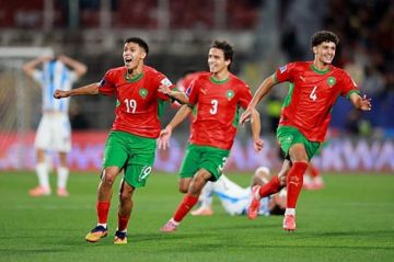 المغرب يتوج بكأس العالم للشباب على حساب الأرجنتين البطل التاريخي المغرب يتوج بكأس العالم للشباب على حساب الأرجنتين البطل التاريخي