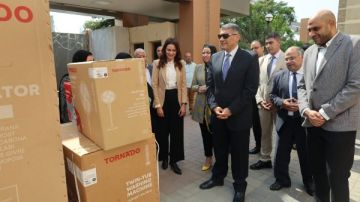 محافظ الجيزة يسلم 10 فتيات مقبلات على الزواج أجهزة كهربائية