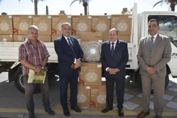 محافظ بورسعيد يهدي مديرية التربية والتعليم 100 مروحة كهربائية مقدمة من الجهاز التنفيذي محافظ بورسعيد يهدي مديرية التربية والتعليم 100 مروحة كهربائية مقدمة من الجهاز التنفيذي