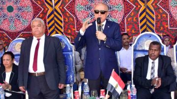 محافظ الأقصر يدشن مبادرة تاريخ بلدنا في عيون ولادنا لترسيخ الانتماء الوطني بين الطلاب محافظ الأقصر يدشن مبادرة تاريخ بلدنا في عيون ولادنا لترسيخ الانتماء الوطني بين الطلاب