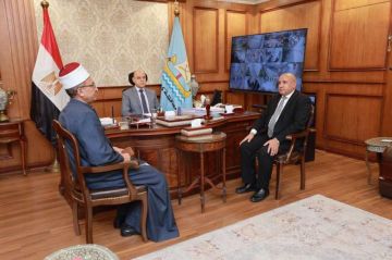 محافظ كفرالشيخ يبحث مع وفد خريجي الأزهر نشر الفكر الوسطي