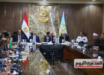 محافظ كفرالشيخ يترأس المجلس التنفيذي لمناقشة عدد من القرارات والموضوعات الخدمية والتنموية محافظ كفرالشيخ يترأس المجلس التنفيذي لمناقشة عدد من القرارات والموضوعات الخدمية والتنموية