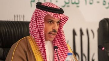 وزير الخارجية السعودي يصل إلى مصر للمشاركة في قمة شرم الشيخ للسلام وزير الخارجية السعودي يصل إلى مصر للمشاركة في قمة شرم الشيخ للسلام