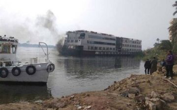 السيطرة على حريق بسفينة سياحية في نهر النيل بالأقصر السيطرة على حريق بسفينة سياحية في نهر النيل بالأقصر