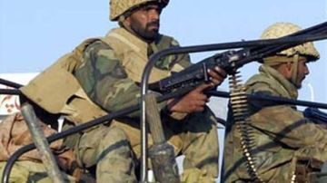 عاجل.. قوات باكستانية تدمر مواقع لطالبان الأفغانية وتسيطر على 19 موقعا حدوديا