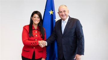 وزيرة التخطيط تعقد جلسة مباحثات مع المفوضين الأوروبيين لتعزيز الشراكة مع الاتحاد الأوروبي وزيرة التخطيط تعقد جلسة مباحثات مع المفوضين الأوروبيين لتعزيز الشراكة مع الاتحاد الأوروبي