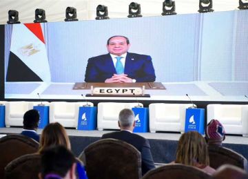 السيسي: منتدى أسوان للسلام ينعقد في ظل عجز المجتمع الدولي على مواجهة الأزمات الإنسانية