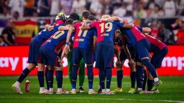 برشلونة يسعى لمصالحة جماهيره الغاضبة في مواجهة جيرونا بالدوري الإسباني برشلونة يسعى لمصالحة جماهيره الغاضبة في مواجهة جيرونا بالدوري الإسباني