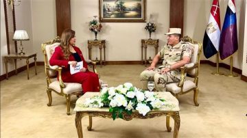 حوار خاص مع قائد المنطقة الغربية العسكرية على شاشة التلفزيون المصري حوار خاص مع قائد المنطقة الغربية العسكرية على شاشة التلفزيون المصري