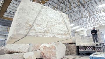 شعبة المحاجر تكرم الشركات التي حققت 2 مليون دولار صادرات خلال 2025 شعبة المحاجر تكرم الشركات التي حققت 2 مليون دولار صادرات خلال 2025