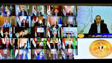 محافظ أسوان يشارك فى اجتماع مجلس المحافظين عبر الفيديو كونفرانس