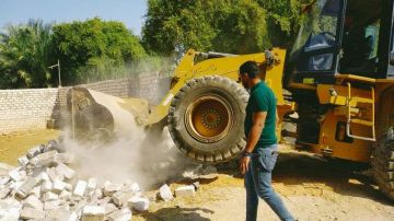 محافظ أسيوط: إزالة 95 حالة تعدي واسترداد أكثر من 2000 فدان ضمن المرحلة الثالثة من الموجة الـ27 لإزالة التعديات