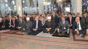 محافظ الغربية ووزير الأوقاف والمفتي يؤدون صلاة الجمعة بالمسجد الأحمدي