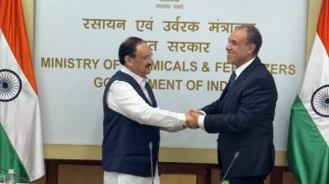 وزير الخارجية: نعمل على معادلة سعرية لتبادل الأسمدة المصرية بالمنتجات الزراعية الهندية وزير الخارجية: نعمل على معادلة سعرية لتبادل الأسمدة المصرية بالمنتجات الزراعية الهندية