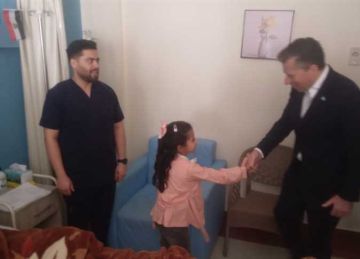 وكيل الأمين العام للأمم المتحدة للشؤون الإنسانية يتفقد مستشفى العريش العام