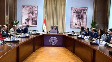 رئيس الوزراء يتابع الموقف المالي للهيئة القومية للتأمين الاجتماعي وسبل تعظيم إيراداتها رئيس الوزراء يتابع الموقف المالي للهيئة القومية للتأمين الاجتماعي وسبل تعظيم إيراداتها