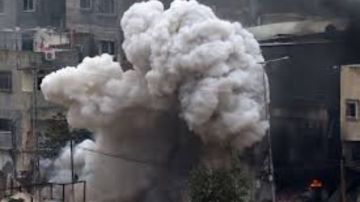 قوات الإحتلال تفجر منزلا في حي الهدف بجنين شمال الضفة الغربية المحتلة