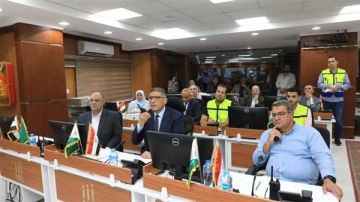 محافظ الجيزة يوجه رؤساء الأحياء بالتأكد من التزام السائقين بالتعريفة الجديدة