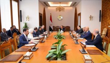 وزير الخارجية يتابع استعدادات الوزارة لافتتاح المتحف المصرى الكبير وزير الخارجية يتابع استعدادات الوزارة لافتتاح المتحف المصرى الكبير