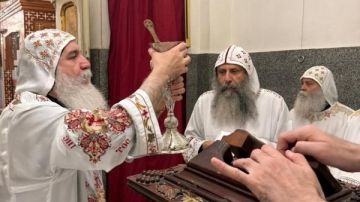 الأنبا غبريال والأنبا بيجول يترأسان القداس الإلهي بدير السيدة العذراء بالمحرق