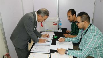 بعد الإدلاء بصوته.. نقيب الأطباء يدعو للمشاركة في انتخابات التجديد النصفي