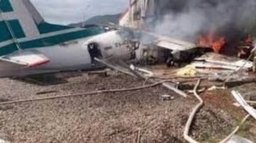 تحطم طائرة هليكوبتر فوق إحدى الطرق السريعة بولاية كاليفورنيا تحطم طائرة هليكوبتر فوق إحدى الطرق السريعة بولاية كاليفورنيا