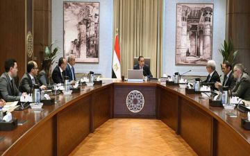 رئيس الوزراء: مؤشرات أداء الاقتصاد المصري تسير بصورة إيجابية رئيس الوزراء: مؤشرات أداء الاقتصاد المصري تسير بصورة إيجابية