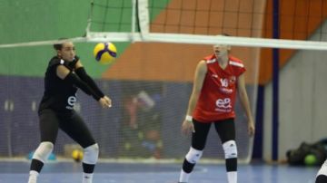 سيدات طائرة الأهلي يفوز على المقاولون العرب في دوري المرتبط