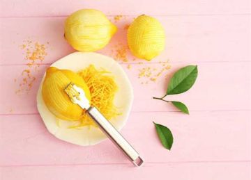 من قشر الليمون.. اصنعي منظف منزلي فعال ورخيص