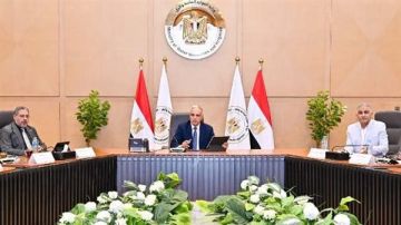 وزير الري يؤكد أهمية رفع معدلات الأداء والإسراع في اتخاذ القرارات وتحقيق اللامركزية وزير الري يؤكد أهمية رفع معدلات الأداء والإسراع في اتخاذ القرارات وتحقيق اللامركزية