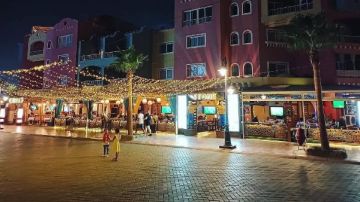 بث مباشر لافتتاح المتحف المصري الكبير عبر شاشات عملاقة في البحر الأحمر