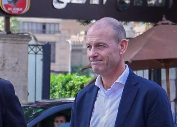 بعد مزاملته.. محمود أبو الدهب يكشف مزايا توروب (فيديو) بعد مزاملته.. محمود أبو الدهب يكشف مزايا توروب (فيديو)