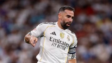 ريال مدريد يعلن خضوع كارفاخال لجراحة في الركبة بعد إصابته أمام برشلونة