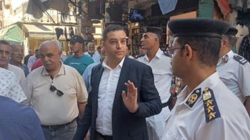 نائب محافظ بورسعيد يقود حملة لإزالة الإشغالات بشارع الحميدي والتجاري صور