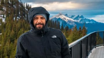 والله ما AI.. أحمد آمين يمازح جمهوره في أحدث ظهور والله ما AI.. أحمد آمين يمازح جمهوره في أحدث ظهور