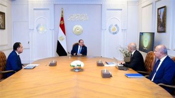 الرئيس السيسي يوجه بصرف 1000 جنيه حافز تدريس للمعلمين