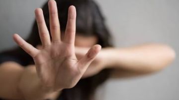 القصة الكاملة لاتهام طالب بجامعة المنصورة بالتحــرش بطفلة أثناء التدريب المدرسي القصة الكاملة لاتهام طالب بجامعة المنصورة بالتحــرش بطفلة أثناء التدريب المدرسي