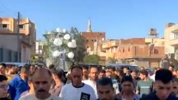 بالورود.. تشييع جثمان شاب ابتلع لسانه بإحدى قرى الدقهلية بالورود.. تشييع جثمان شاب ابتلع لسانه بإحدى قرى الدقهلية