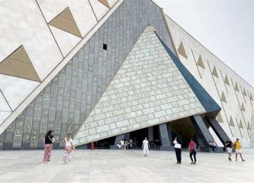 شاشات لعرض افتتاح المتحف المصري بشمال سيناء شاشات لعرض افتتاح المتحف المصري بشمال سيناء