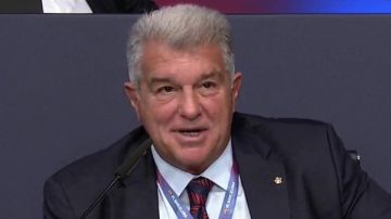 لابورتا : واثق من فوز برشلونة في الكلاسيكو.. والصدارة حافزنا الأكبر لابورتا : واثق من فوز برشلونة في الكلاسيكو.. والصدارة حافزنا الأكبر