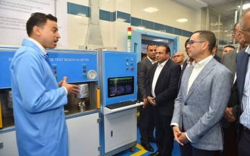 وزير الاستثمار يتفقد ميناء العين السخنة ويتابع سير العمل بمنظومة الفحص المشترك