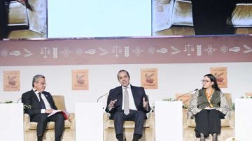 وزير الشئون النيابية: الحكومة ملزمة بتوجيه القيادة السياسية بعرض تقارير دورية بشأن تنفيذ برنامج الحكومة وزير الشئون النيابية: الحكومة ملزمة بتوجيه القيادة السياسية بعرض تقارير دورية بشأن تنفيذ برنامج الحكومة