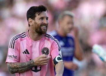 متفوقا على إبراهيموفيتش.. ميسي يحقق رقما تاريخيا جديدا في مسيرته متفوقا على إبراهيموفيتش.. ميسي يحقق رقما تاريخيا جديدا في مسيرته