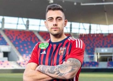 جراديشار يجاور نجم مان يونايتد في تشكيل سلوفينيا ضد كوسوفو بـ تصفيات كأس العالم