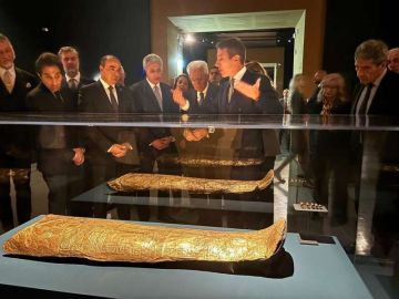 رئيس جمهورية إيطاليا يفتتح معرض كنوز الفراعنة في العاصمة الإيطالية روما بحضور وزير السياحة رئيس جمهورية إيطاليا يفتتح معرض كنوز الفراعنة في العاصمة الإيطالية روما بحضور وزير السياحة