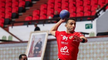 رجال يد الأهلي يهزم ميكيلي الإثيوبي 41 - 11 في بطولة إفريقيا رجال يد الأهلي يهزم ميكيلي الإثيوبي 41 - 11 في بطولة إفريقيا