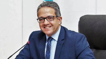 في يوم النصر.. السفير علاء يوسف يهنئ العنانى بفوزه بمنصب مدير عام اليونسكو