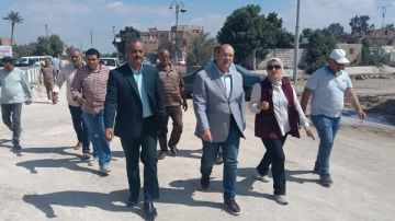 نائب محافظ الجيزة يتابع ميدانيا أعمال الخطة الإستثمارية للتطوير والرصف بمنشأة القناطر