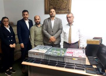 إحباط تهريب هواتف محمولة ومستحضرات تجميل قادمة من دبي بمطار الإسكندرية الدولي إحباط تهريب هواتف محمولة ومستحضرات تجميل قادمة من دبي بمطار الإسكندرية الدولي